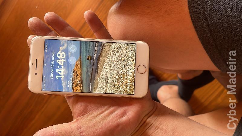 iPhone 8 64GB iPhone 8 64GB