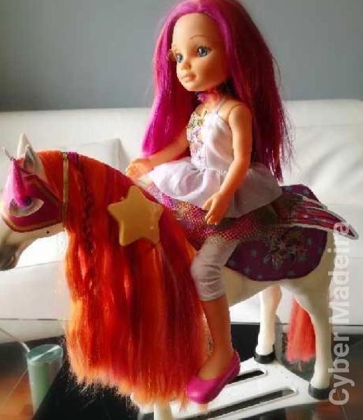 Boneca Nancy cavalo mágico