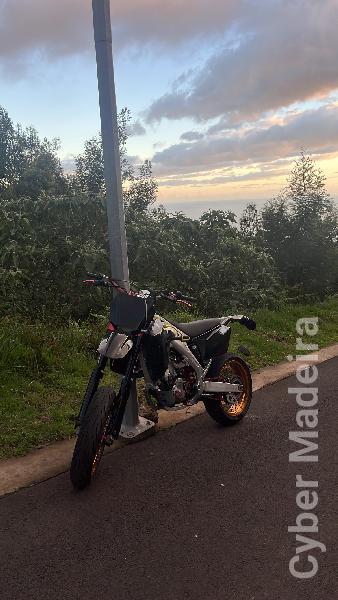 Suzuki 58 450 cc Supermoto