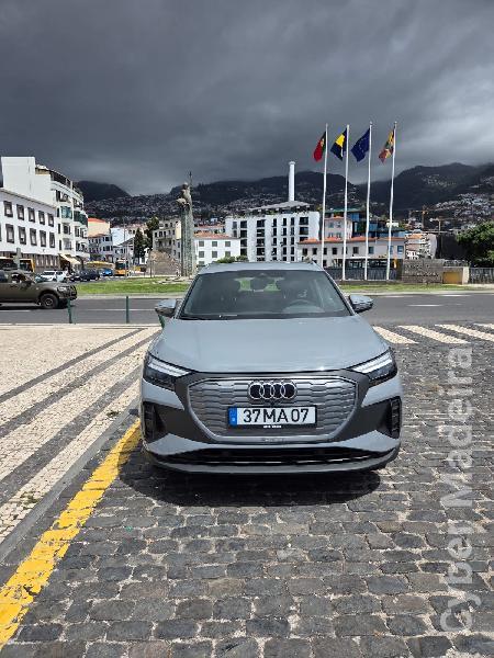 AUDI Q4 Elétrico Eléctrico 
