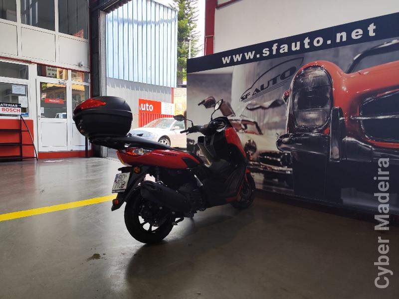 Yamaha 25 125 cc Scooter