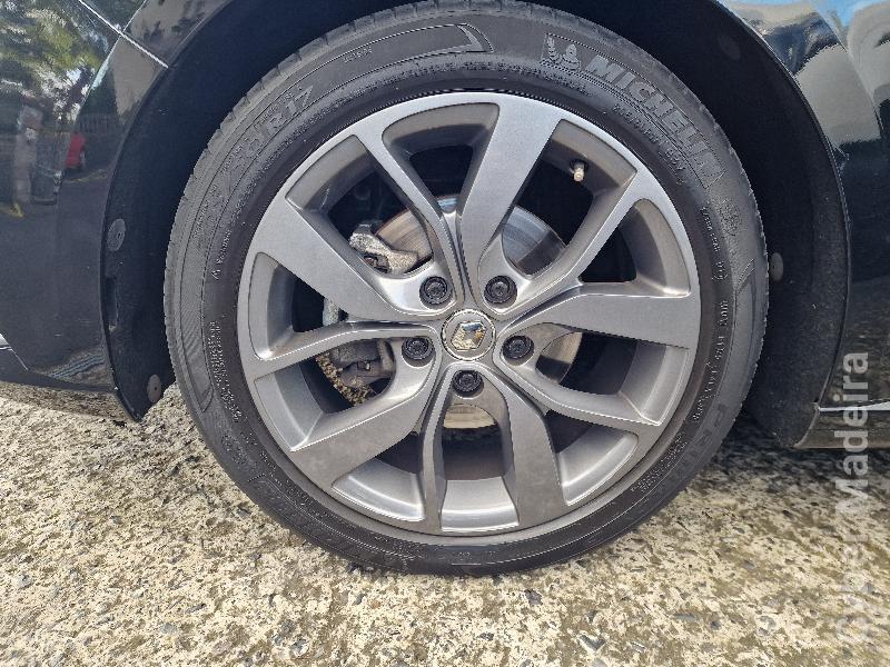 RENAULT MEGANE ST 1.5 BLUE DCI BOSE EDITION 115CV Gasóleo