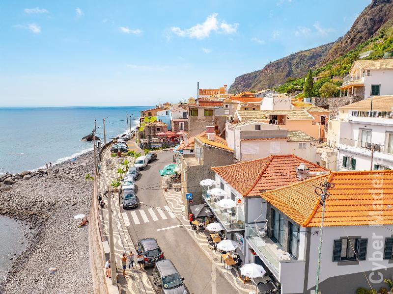 Negocios Outros Trespasse Paúl do Mar, Igreja