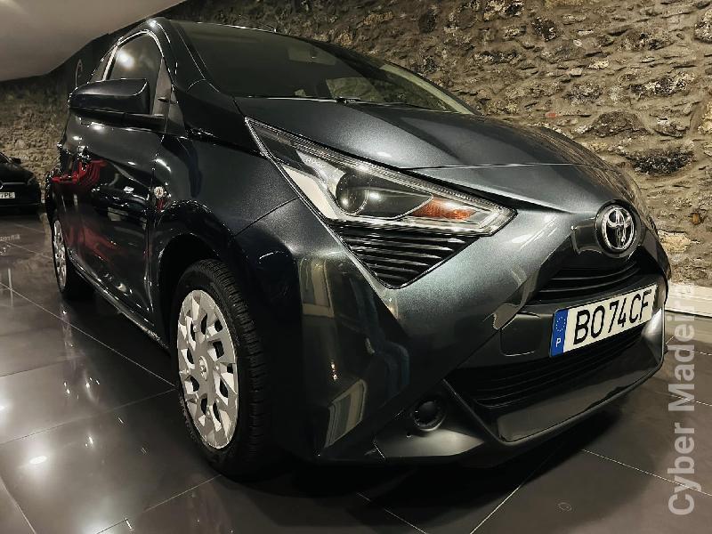 TOYOTA AYGO  1.0T X-PLAY CAMERA Gasolina