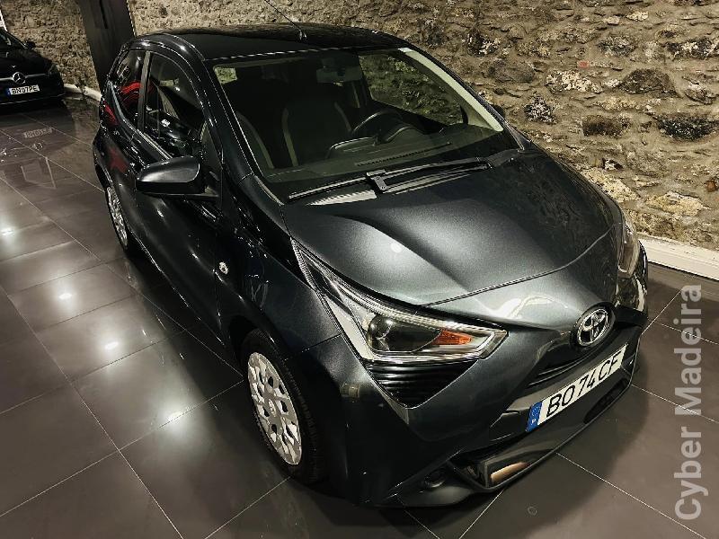 TOYOTA AYGO  1.0T X-PLAY CAMERA Gasolina