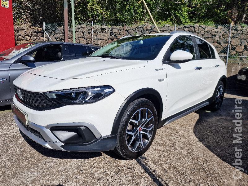 FIAT TIPO CROSS 1.5 GSE T4 DCT HYBRID AUTOMÁTICO Híbrido