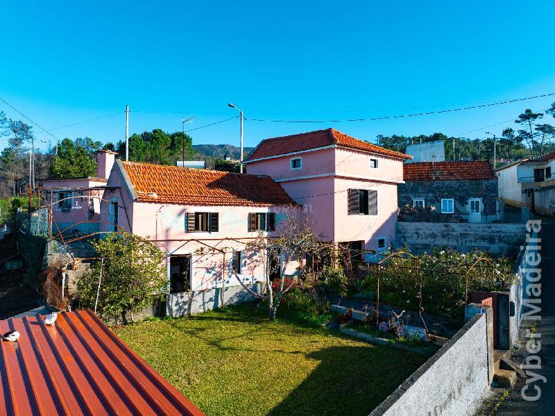 Moradia T3 para Venda Prazeres, Lombo da Velha