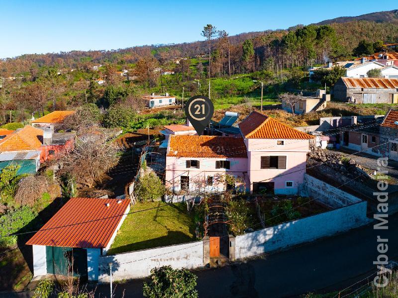 Moradia T3 para Venda Prazeres, Lombo da Velha