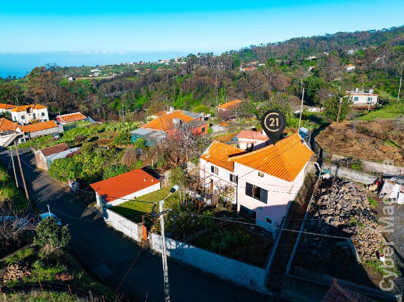 Moradia T3 para Venda Prazeres, Lombo da Velha