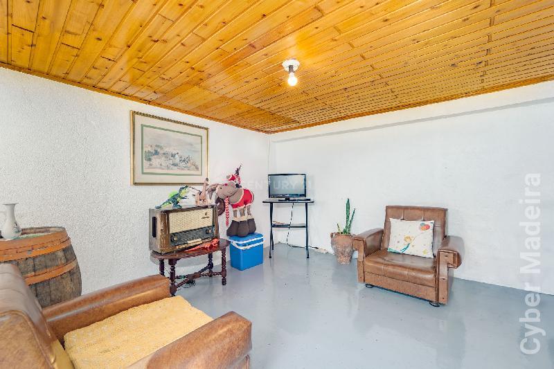 Moradia T3 para Venda Prazeres, Lombo da Velha