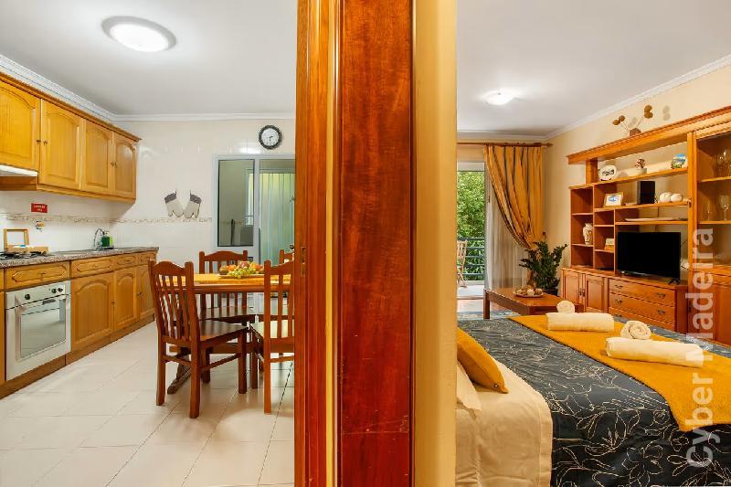 Apartamento T1 para Férias São Roque, Penteada