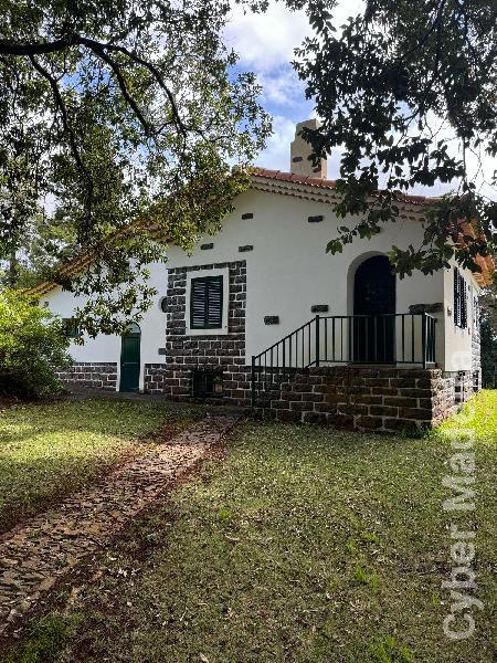 Herdade e Quinta T6 para Venda Santo António da Serra, Centro