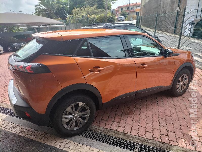 PEUGEOT 2008 1.2 ACTIVE PACK 2023 Gasolina