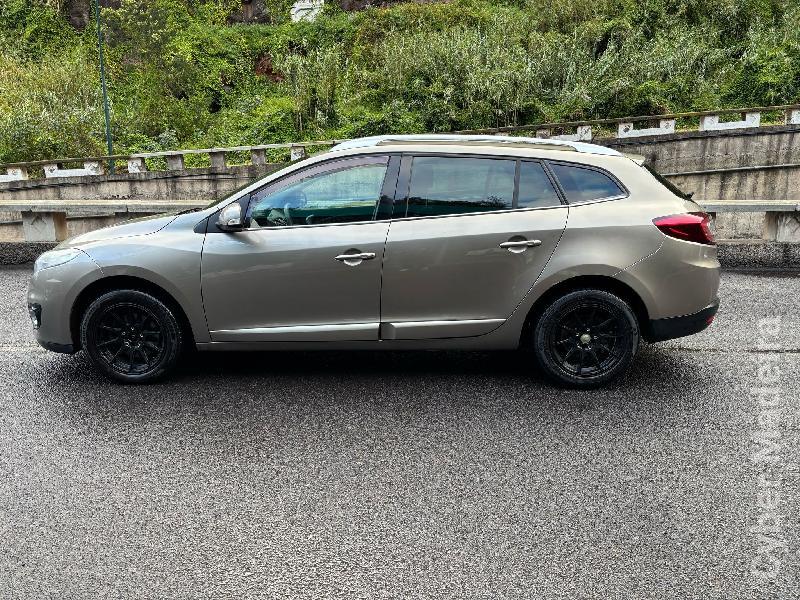 RENAULT MEGANE 3 Sport Tourer 1.5 DCI 110cv Dynamique S Gasóleo