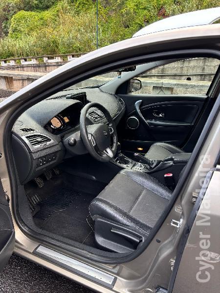 RENAULT MEGANE 3 Sport Tourer 1.5 DCI 110cv Dynamique S Gasóleo