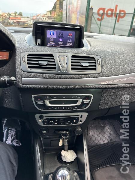 RENAULT MEGANE 3 Sport Tourer 1.5 DCI 110cv Dynamique S Gasóleo