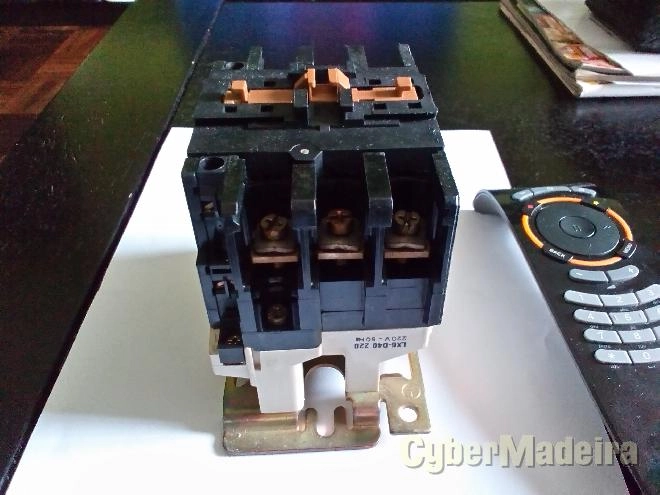 Contactor trifásico 50 60 amperes c bobine 220V ac