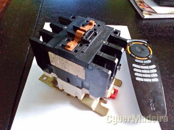 Contactor trifásico 50 60 amperes c bobine 220V ac