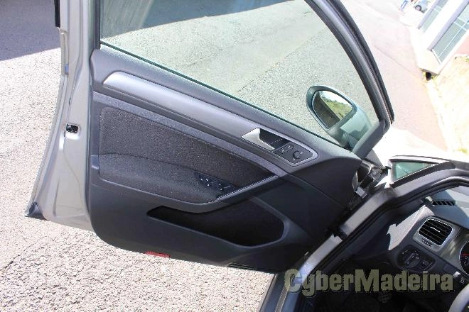 VOLKSWAGEN GOLF 1.2 TSi Confortline Gasolina