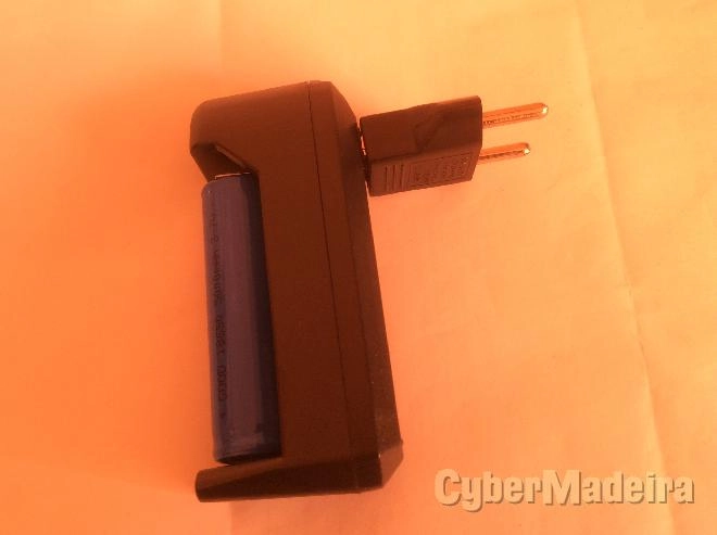 Carregador de baterias 14500 , 16340 , 17650 , 18650 , CR123
