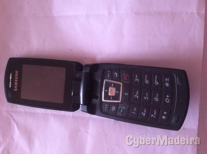Telemóvel Samsung SGH-Z560