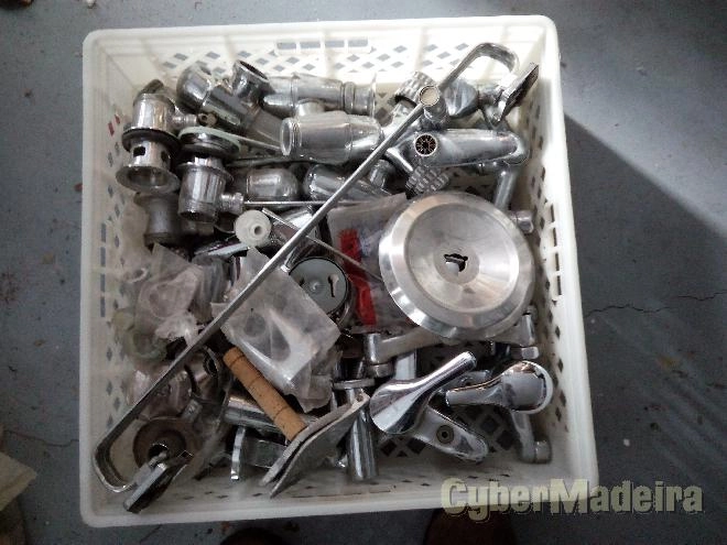 Canalização E eletricidade