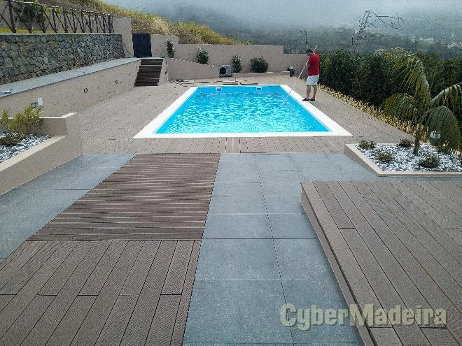 Construção de piscinas de coberturas automáticas