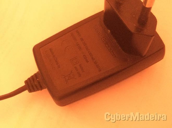 Carregador Sony ericsson CST-13
