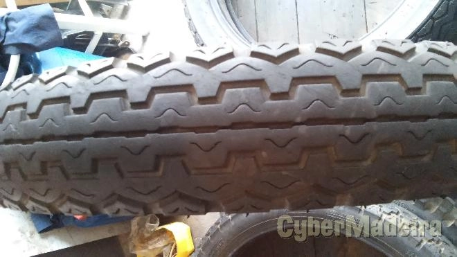 Pneu dunlop K130 4.25 85-18 usado