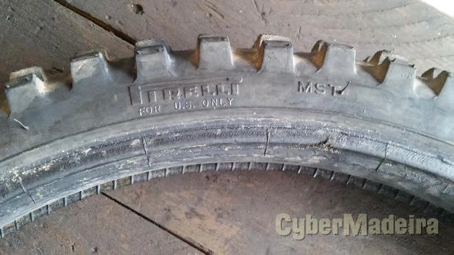 Pneu pirelli enduro cross 2.50 21 usado
