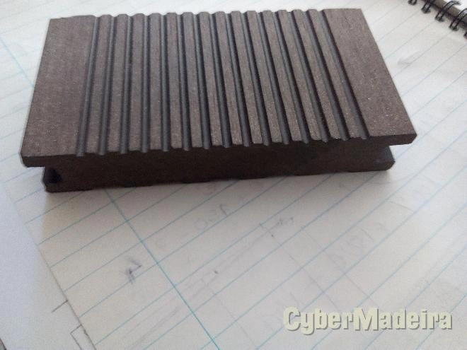 Deck maciço em composito