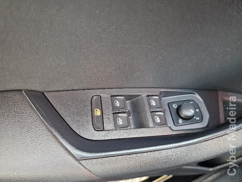 SKODA 120 KAROQ 1.0 TSI STYLE 110CV Gasolina