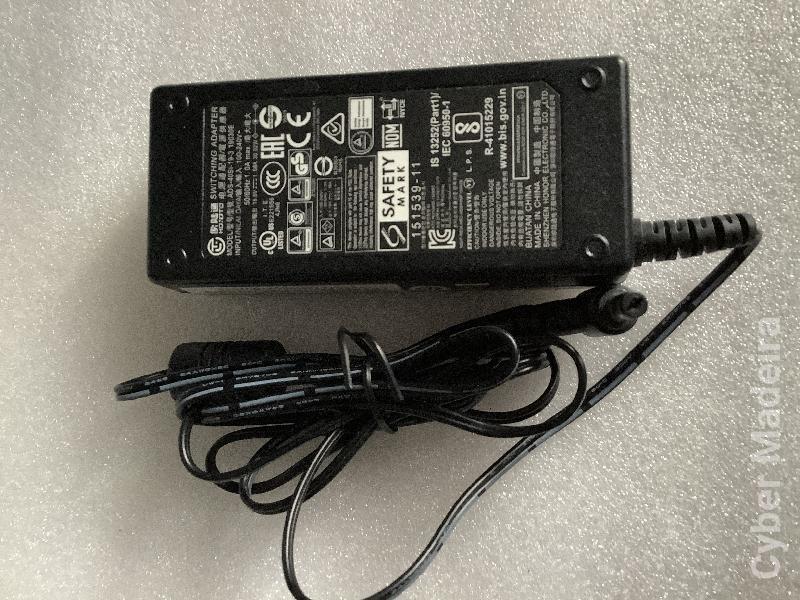 Carregador Hoioto ADS-40SI-19-3  19V 1.58A