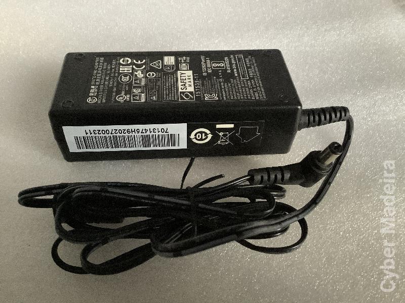 Carregador Hoioto ADS-40SI-19-3  19V 1.58A