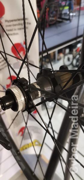 Rodas Trimax 35 DB+cassete 11/30+2 pneus Continental