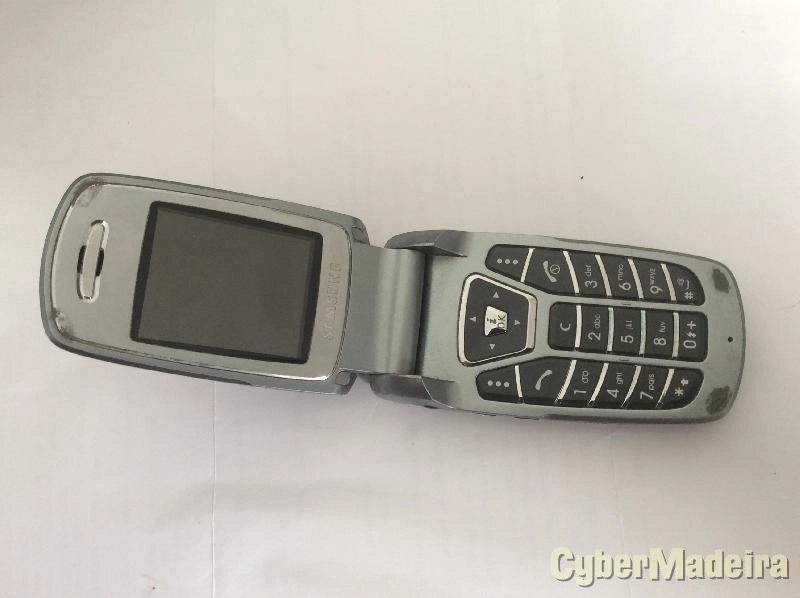 Telemóvel Samsung SGH-E720