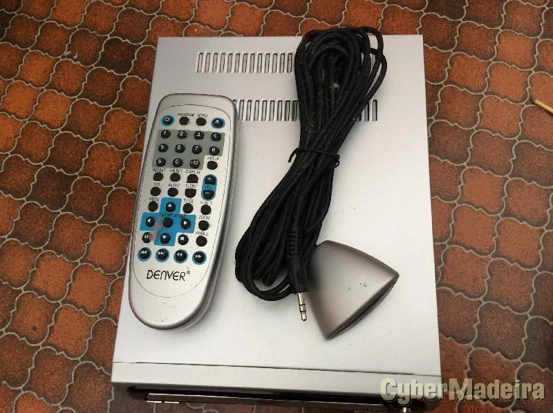 Leitor de DVD 12V compacto para carro ou caravana