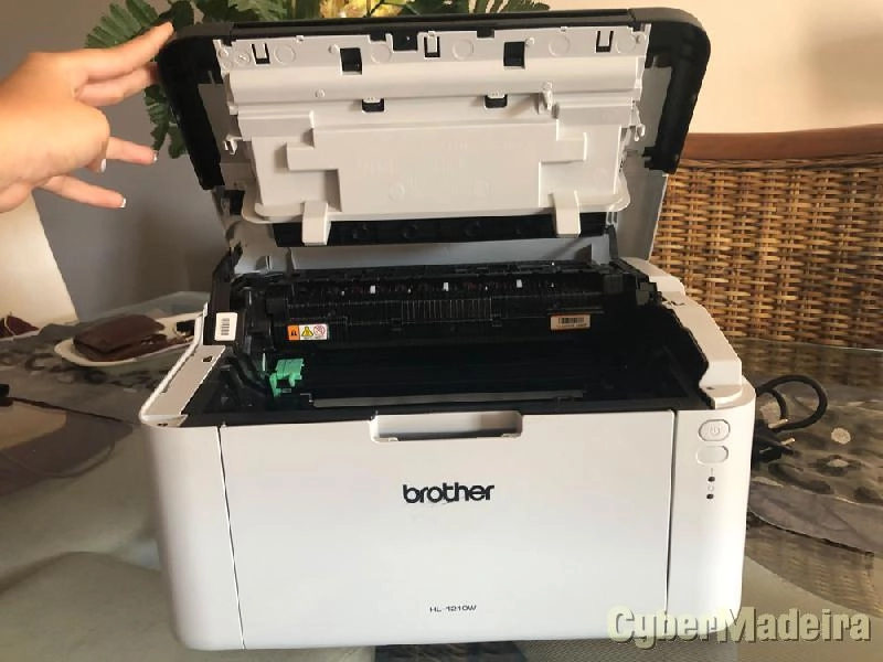 Oferta Imperdível! Impressora Brother Compacta Laser Monocromática com Wi-Fi - 45€ (Negociável)! ️** 