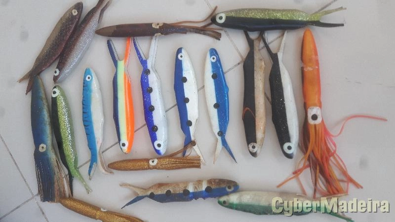 Cavalas e lulas pesca atum 