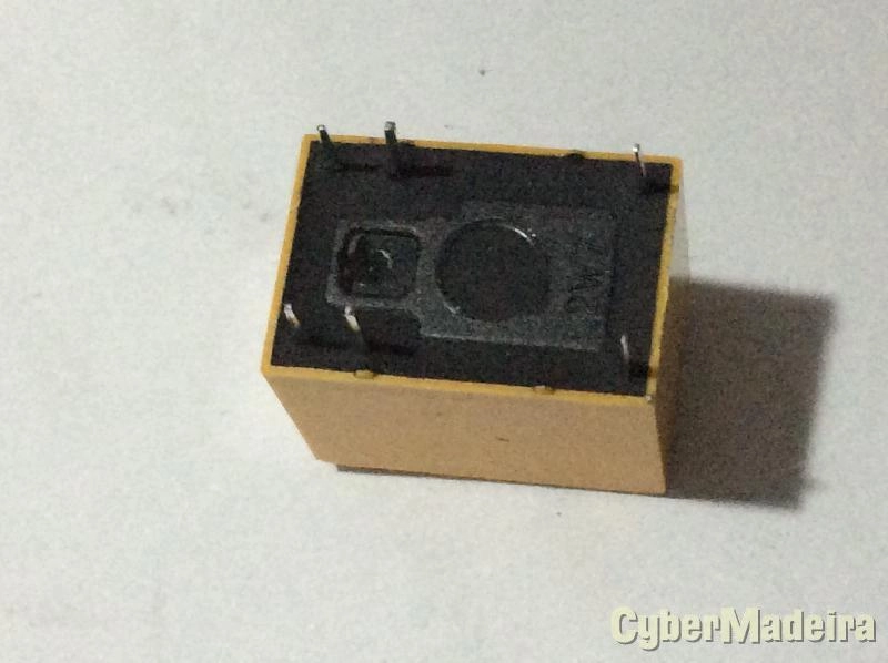Relê miniatura 3V HK4100F-DC3V-SHC