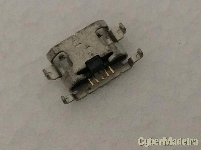 Ficha micro usb Sony C2104 , C2105 , C2304 , C2305 , MT25 , ST26 , ST26I , etc