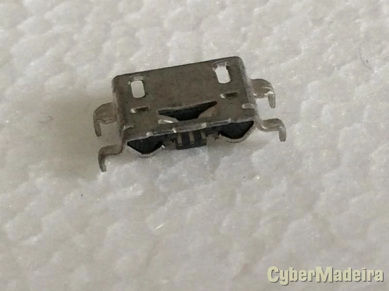 Ficha micro usb Sony C2104 , C2105 , C2304 , C2305 , MT25 , ST26 , ST26I , etc
