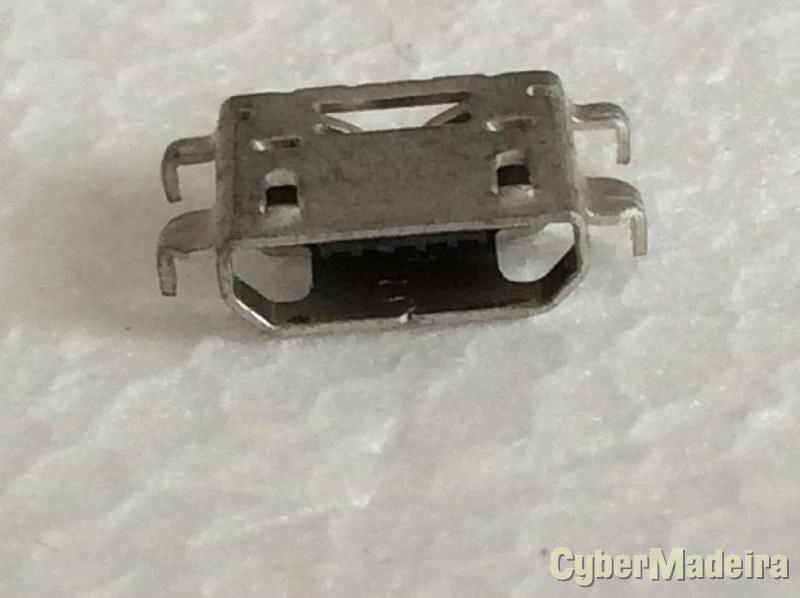 Ficha micro usb Sony C2104 , C2105 , C2304 , C2305 , MT25 , ST26 , ST26I , etc