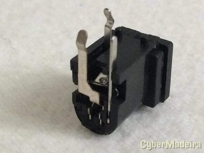 Ficha alimentação computador portatil