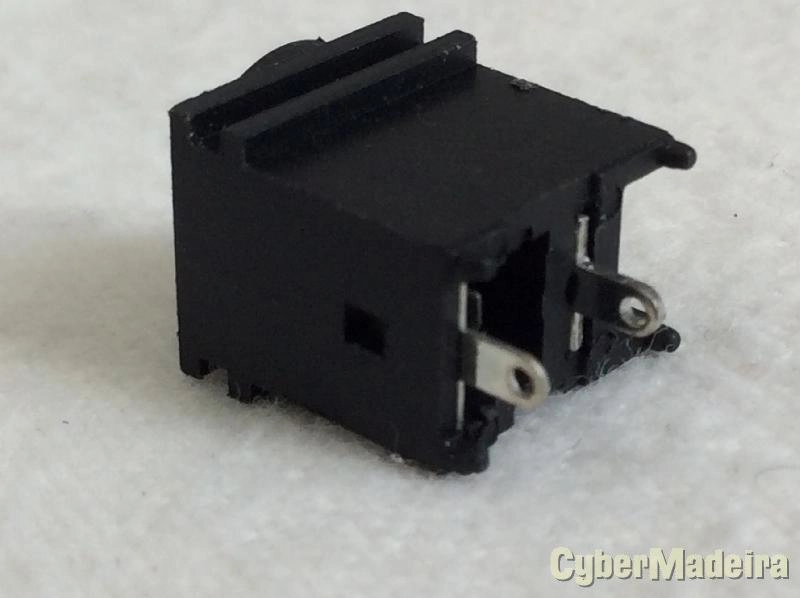 Ficha alimentação computador portatil