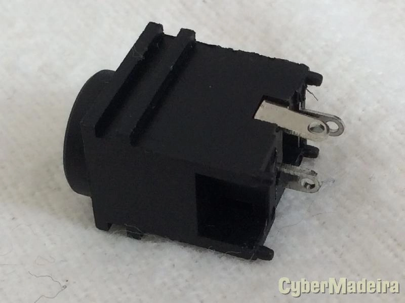 Ficha alimentação computador portatil