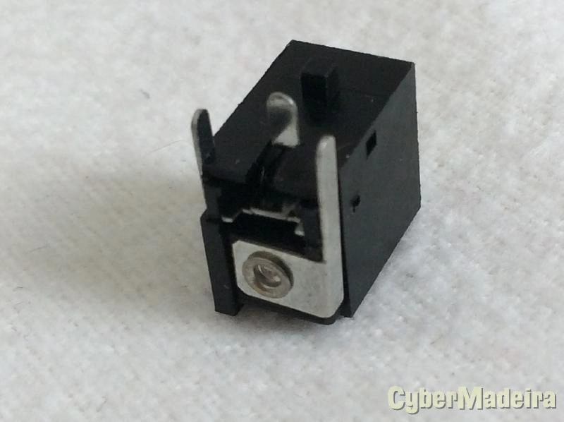 Ficha alimentação computador portatil