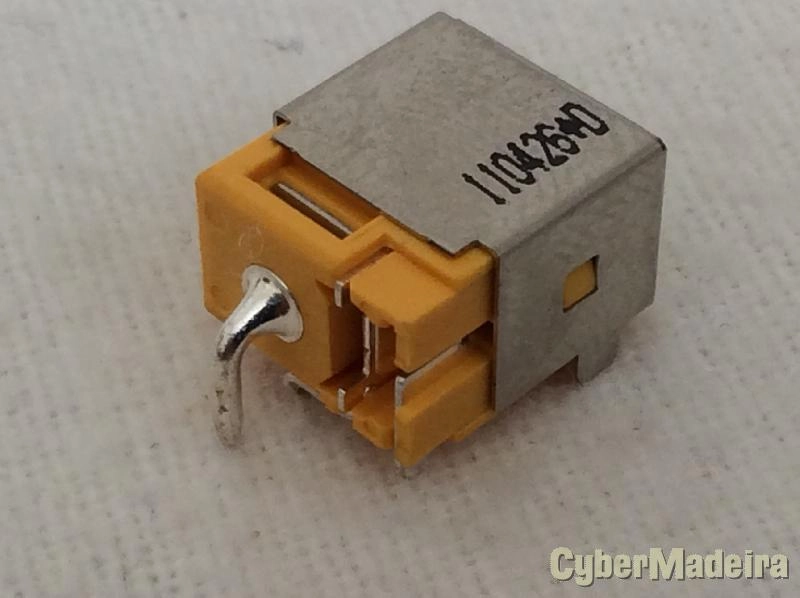 Ficha alimentação computador portatil