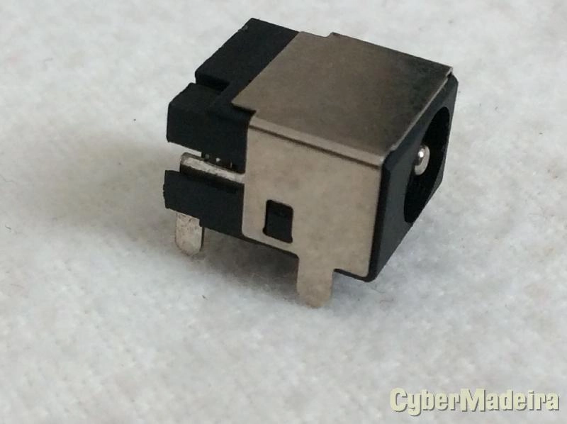 Ficha alimentação computador portatil