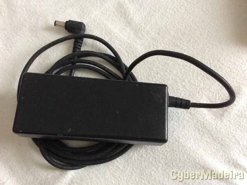 Carregador computador portatil insys M746S 19V  3.42A 65W Outras